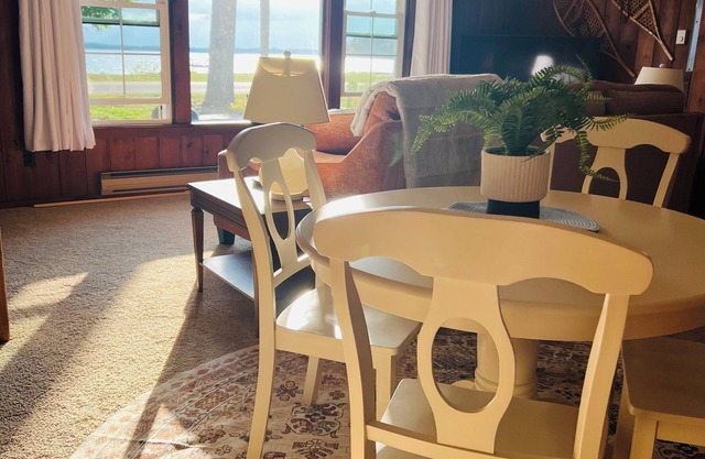 Charming 2-bedroom cottage on Bear Lake