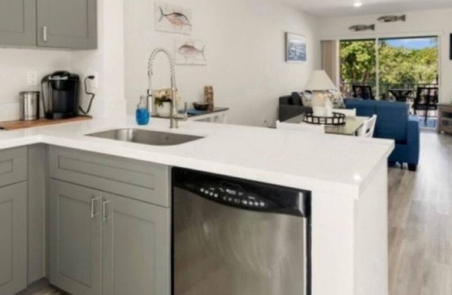 Charming 2-bedroom condo located in the enchanting Landings of Largo
