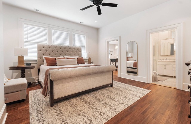 Charming 2-Bedroom Home King Suite + Chef Kitchen