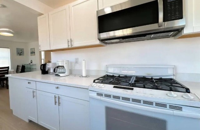 Charming 2-bedroom house with WiFi and AC in San Mateo