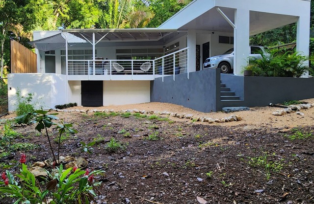 Charming 2-bedroom house in lovely Puerto Carrillo with WiFi, AC
