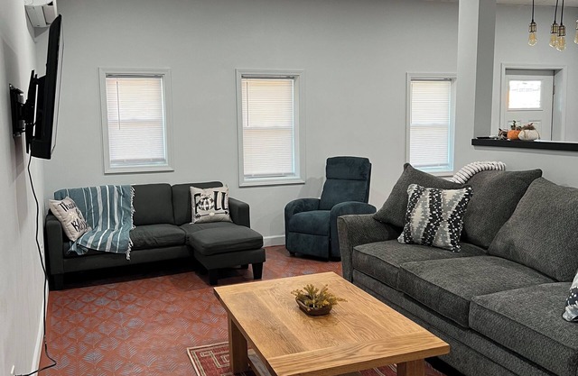 Charming 2-bedroom house in tranquil Stover Missouri. Pet friendly