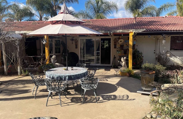 Charming 2-bedroom house with WiFi, AC in welcoming Vista