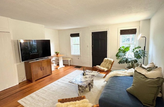 Charming 2-bedroom Twin private house in serene Milford