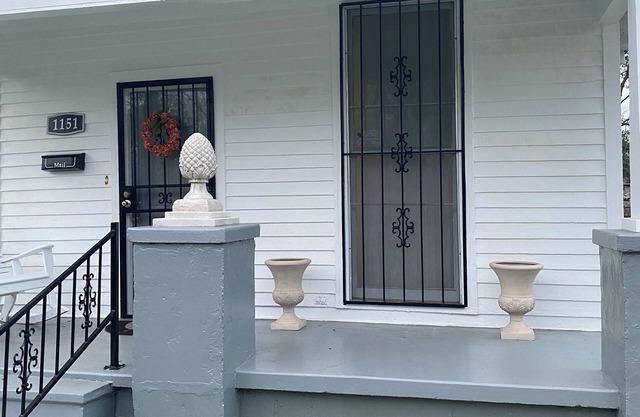 Charming 2-bedroom house only 4 minutes from the gates of LSU.