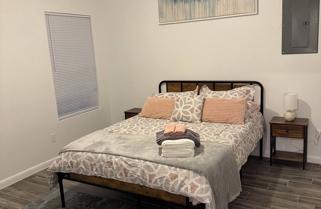 Charming 2-bedroom house in Downtown Brownsville with AC, WIFI and Washer/Dryer