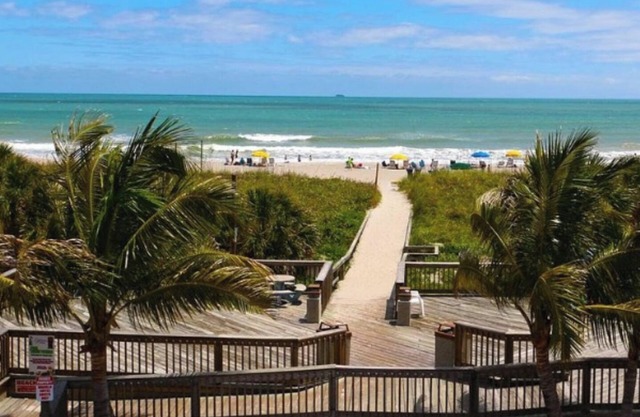 Charming 2-bedroom villa with private beach access in Cocoa Beach.