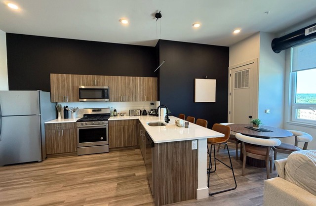Charming 2-bedroom apartment in East Orange with AC