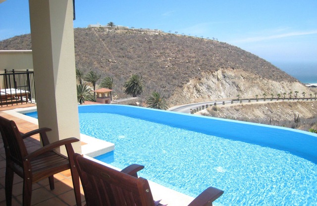 Charming 3-bedroom villa with tons of amenities, free WiFi in Cabo San Lucas