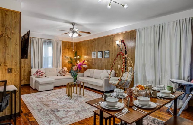 Charming 3-bedroom house in gorgeous Niagara Falls with AC