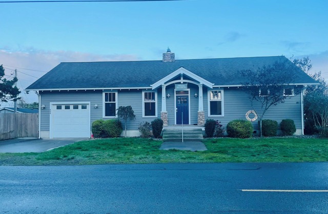 Charming 3-bedroom, 2-full bath cottage with WiFi, built 2011 & refreshed 2024