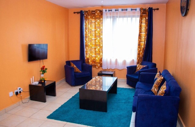 Charming 3-bedroom apartment with a double bed near Airport
