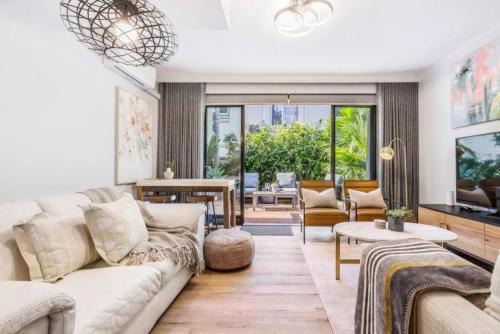 Charming 3-Bedroom Escape in Glen Iris