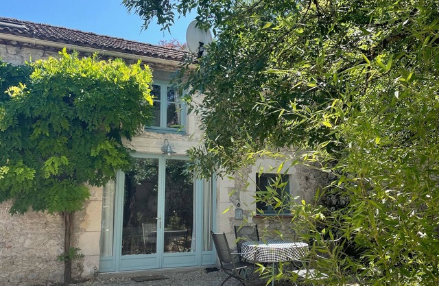 Charming 3 bedroom gite in a beautiful village on the River Lot