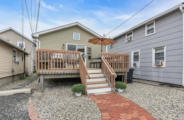 Charming 3-bedroom house 3 blocks from Manasquan beach