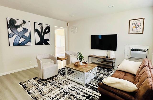 Charming 3-bedroom house in San Jose with WiFi and AC