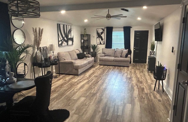 Charming 3-bedroom house in LaPlace with AC, WiFi
