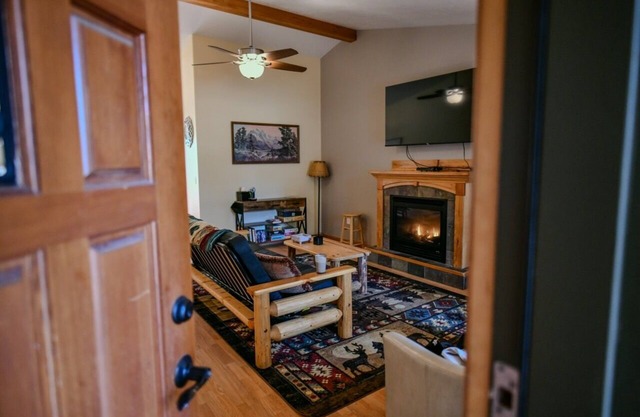 Charming 3-bedroom house with fenced yard