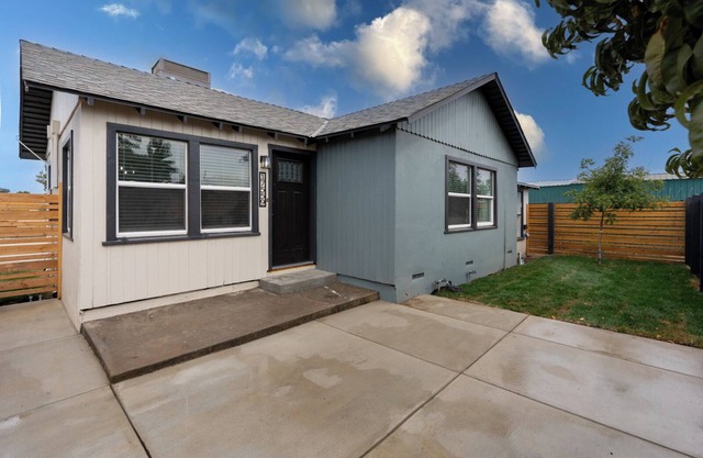 Charming 3-bedroom house with WiFi and AC in Friant