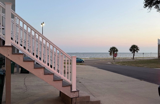Charming 3-bedroom townhome, amazing gulf views and steps away from the beach!
