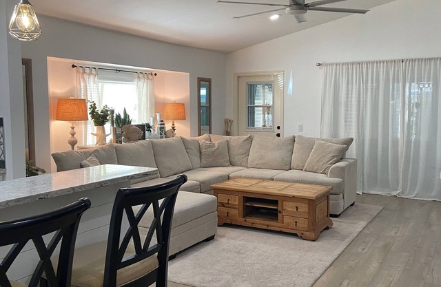 Charming 3-bedroom house in delightful Punta Gorda with AC