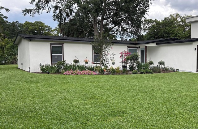 Charming 3-bedroom house with WiFi, AC in welcoming Winter Park