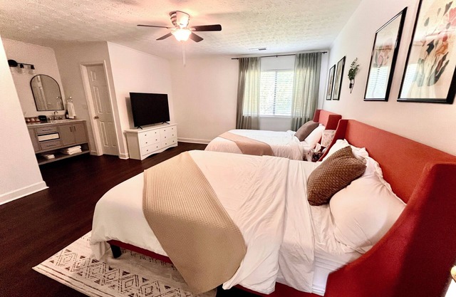 Charming 3-bedrooms ranch house, 3 mins from Pleasant Hill