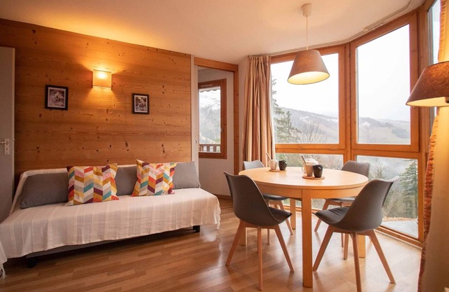 Charming 3-room apartment in Valmorel with balconies and ski locker