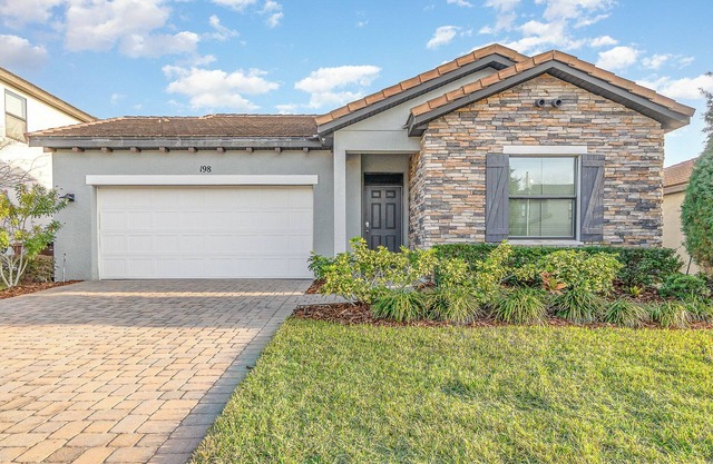 Charming 3BR Retreat w/Pool, Resort Perks & Easy Access to Orlando Attractions