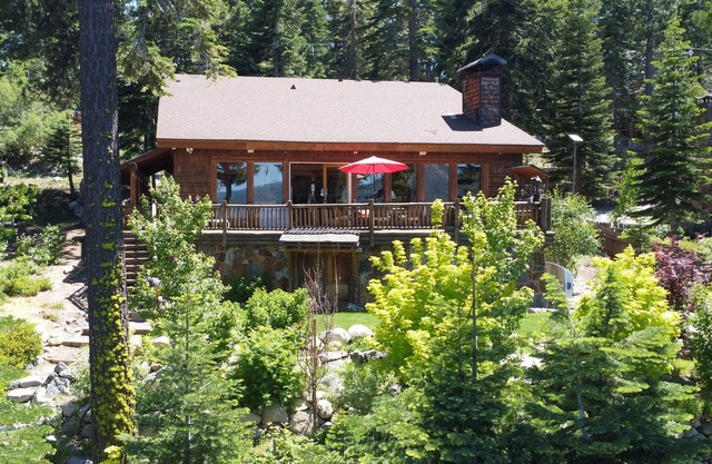 Charming 4-bedroom cabin in Tahoma