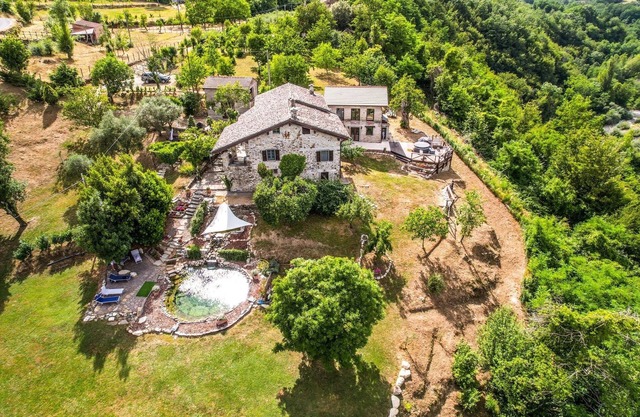 Charming 4-bedroom farmhouse in enchanting Tuscany close to mountains and sea.