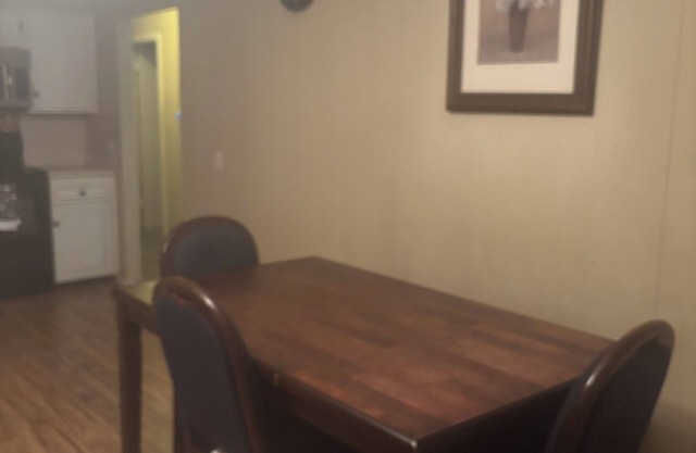 Charming 4-bedroom house with AC and WiFi in lovely Beaufort.
