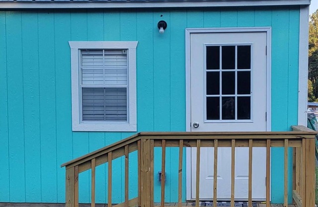 Charming 4 person cabin in Broaddus just minutes from Lake Sam Rayburn