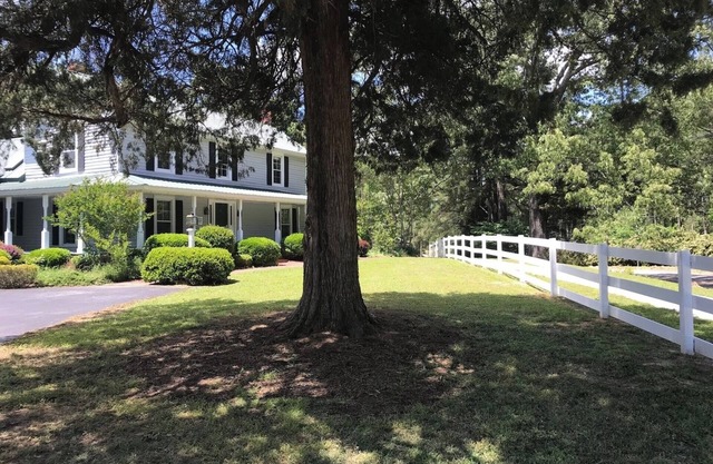 Charming 4BR Historic Home with Scenic Views