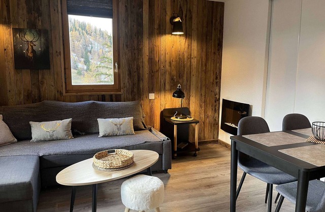 Charming apartment with pool access and parking