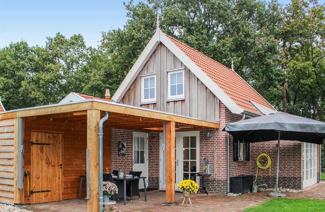 Charming and child-friendly vacation home with beautiful garden near the German border.