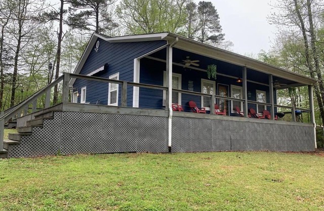 Charming and Comfy Cabin in the Heart of Pickwick!