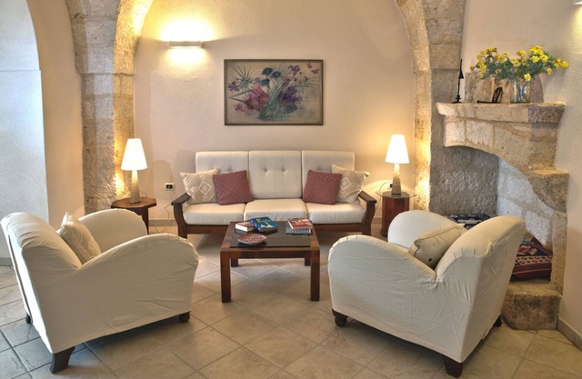 Charming and cozy house with private garden with total privacy