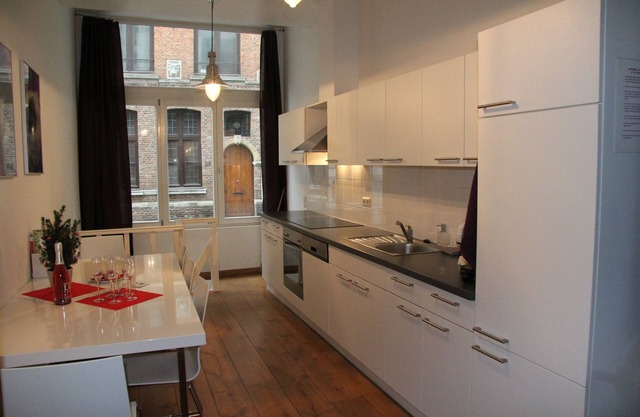 Charming and modern apartment in a prime location!