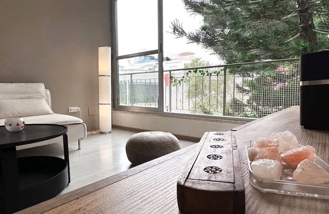 Charming and Spacious 1BR Park View Apartment