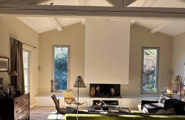 Charming and stylish house in Provence with beautiful pool nested in nature.