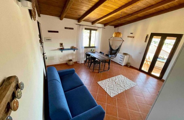 Charming apartment with parking, mountain view, close to the beach