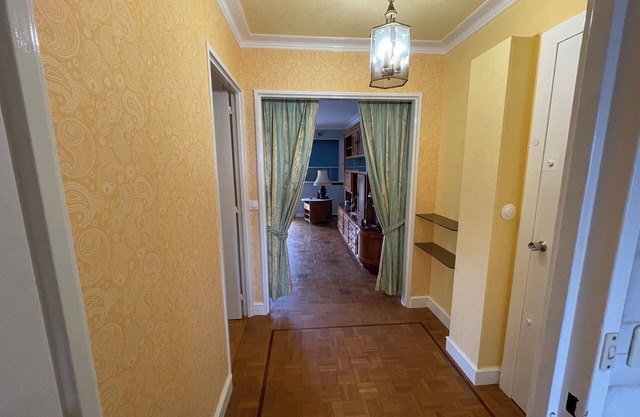 CHARMING apartment NEAR DOWNTOWN RUEIL. 20 minutes from LA DÉFENSE, 45 minutes from PARIS