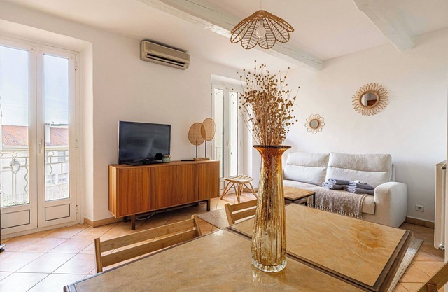 Charming apartment in the heart of Le Suquet.