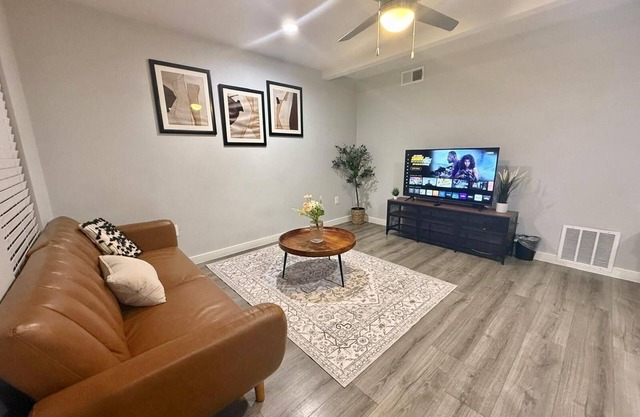 Charming Apartment Near Downtown Dallas | 1 BR, 1BT, sleeps upto 5