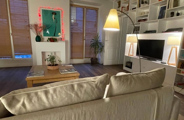 Charming Apartment with Three Bedroom Near Opera, Le Louvre