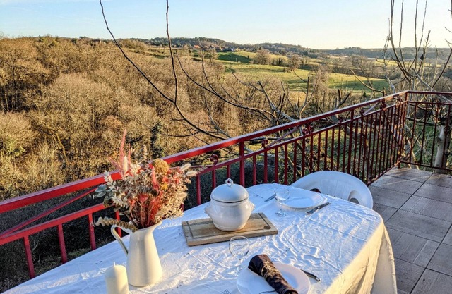 Charming barn in the countryside. A rare panorama.