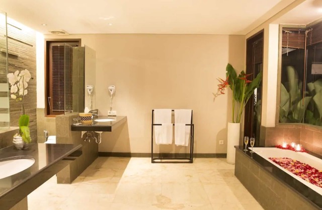 Charming Beautiful View with 2 BR and Private Pool