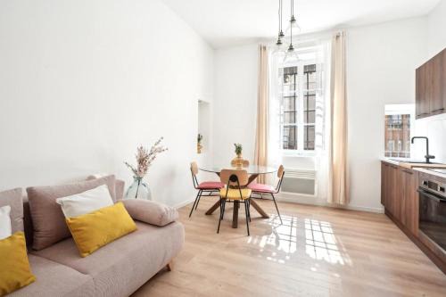 Charming Berlioz Apartment for 6 People in Charpennes Villeurbanne