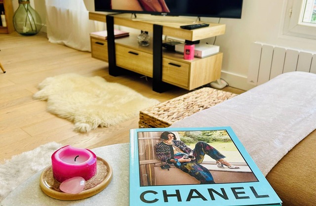 Charming, bright and quiet 2 P apartment 6 minutes from central Paris